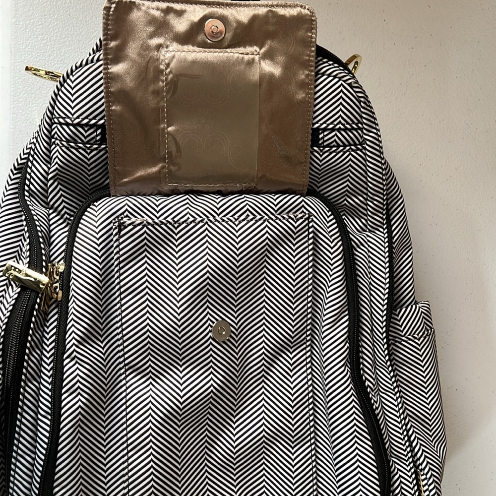 JujuBe Backpack - Picture 4 of 5